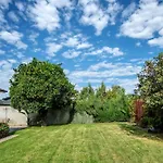 Updated 3-Bedroom La Home With Backyard, Bbq & Family-Friendly Amenities